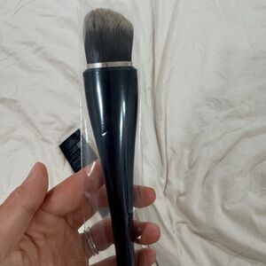 Cle de Peau foundation brush